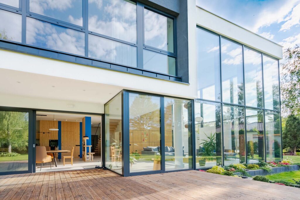 Przeszklony dom pod Kampinosem